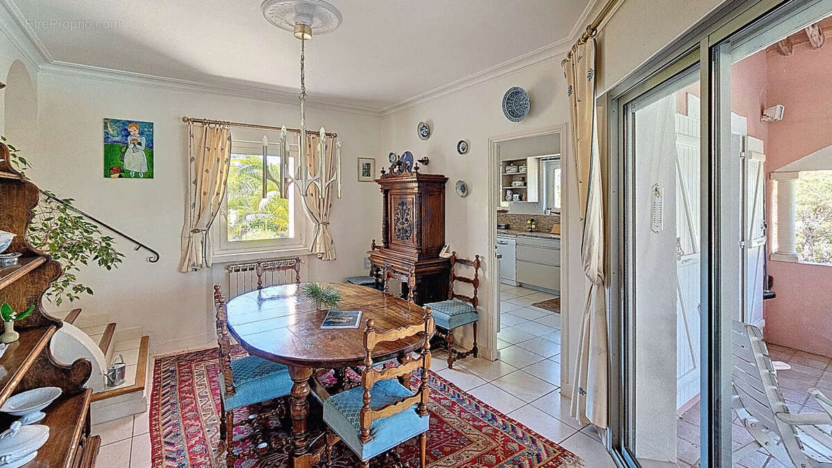 Maison à FREJUS