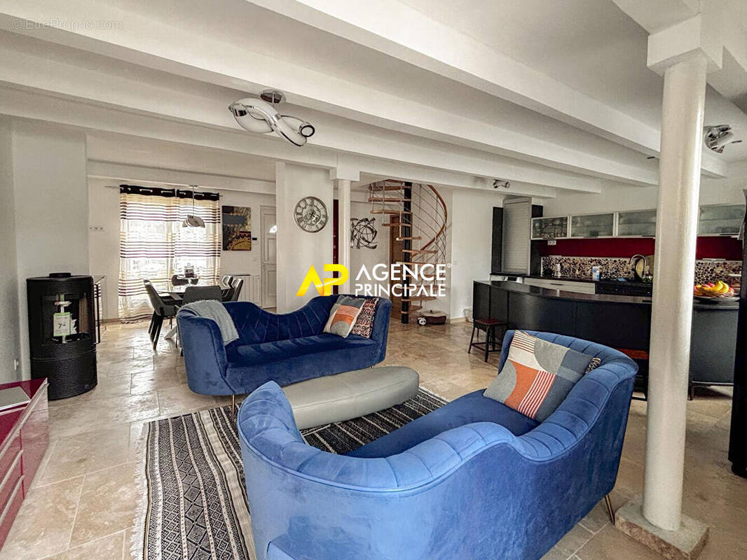 Maison à SARTROUVILLE