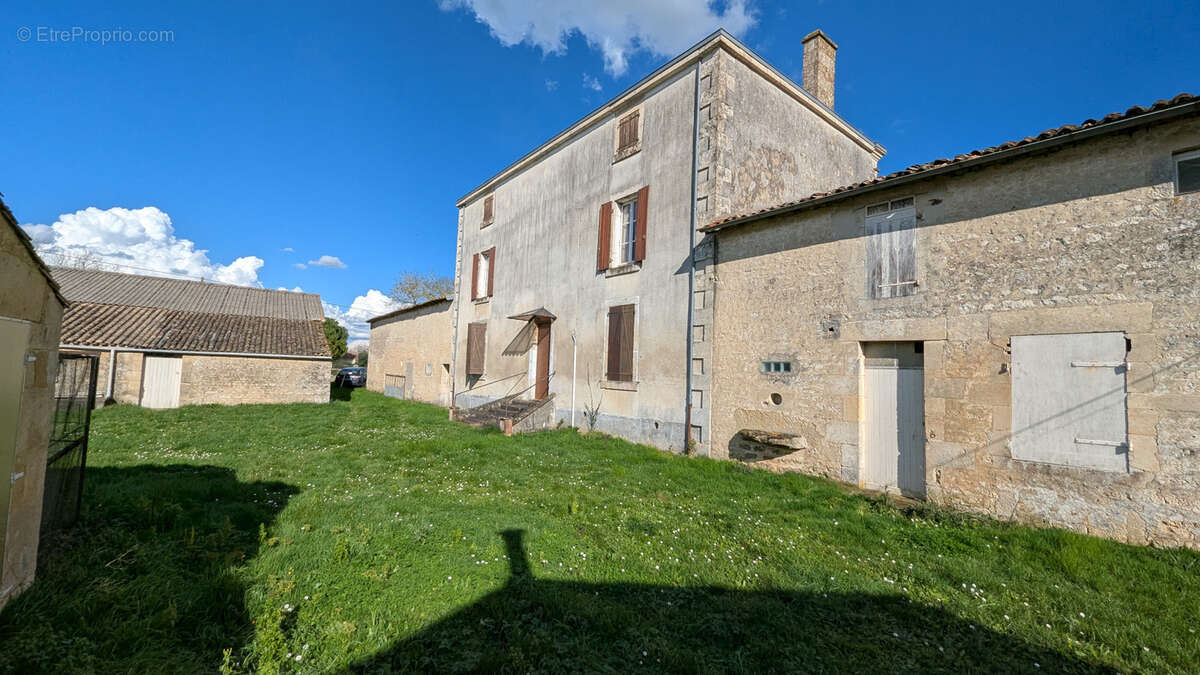Maison à AIGONNAY