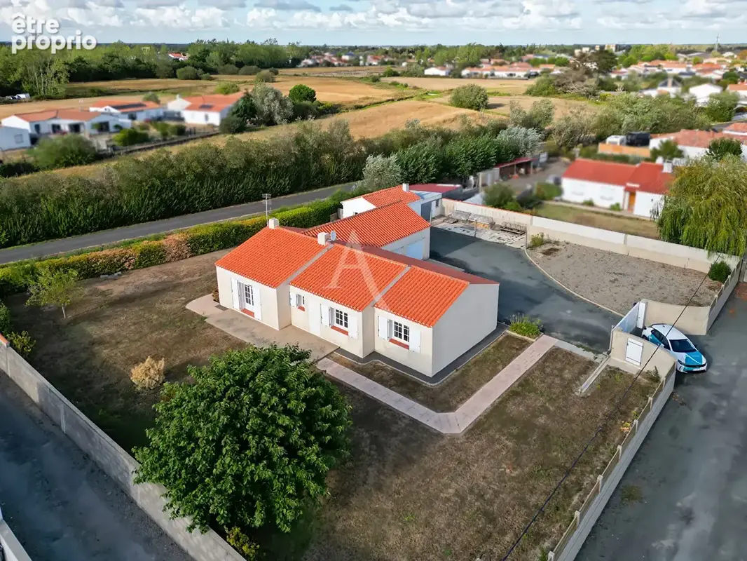 Maison à LE PERRIER