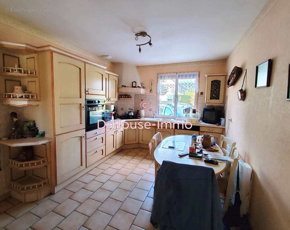 Maison à LA VILLE-AUX-CLERCS