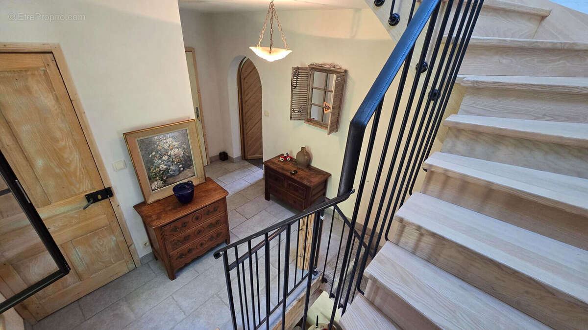 Maison Le Bourget Du Lac 7 pièces 165 m2 - photo 6