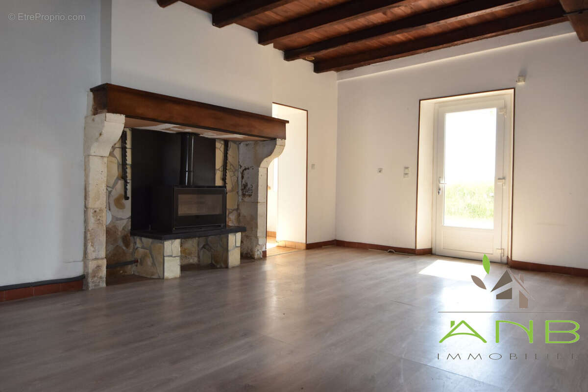 Maison à BUSSIERE-BADIL