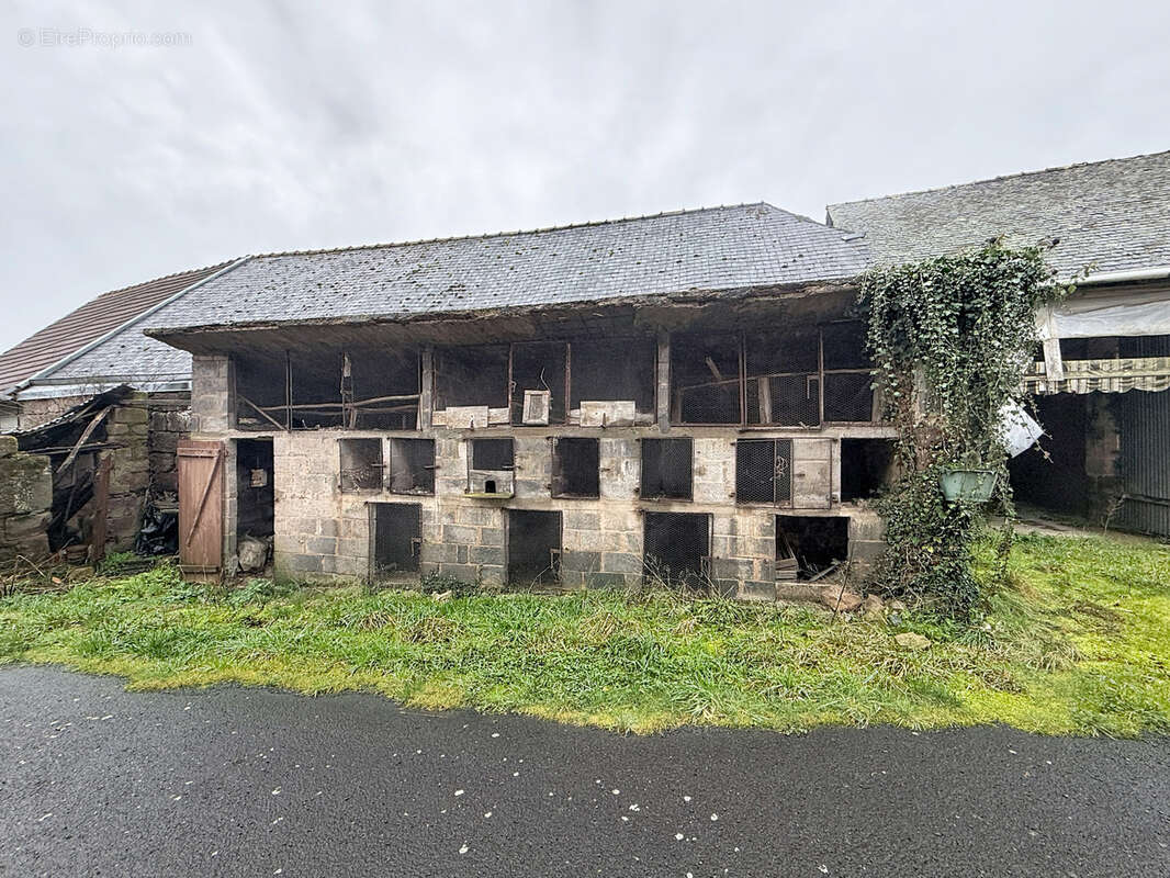 Maison à OBJAT