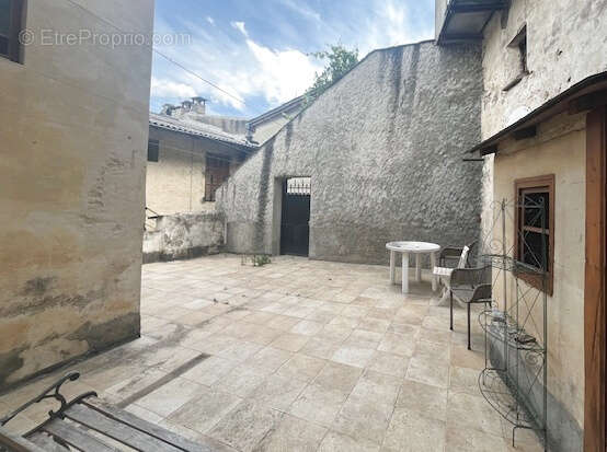 Deux appartements deux pieces avec cour interieure privee - photo 6