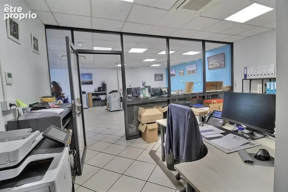 Photo Commerce à Saint-Marcellin au prix de 330 000€