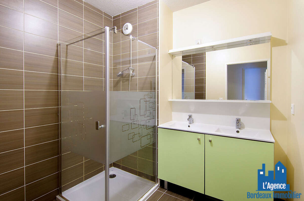 Appartement à VILLENAVE-D&#039;ORNON