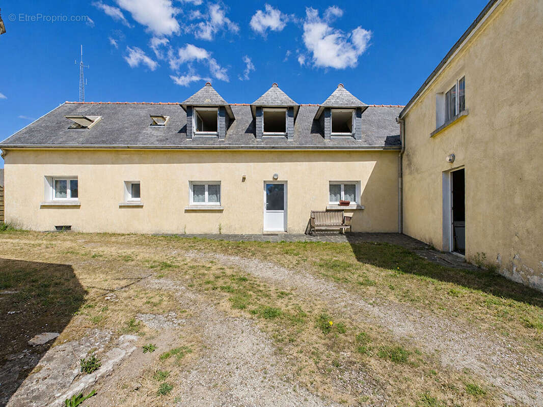 Maison LOCTUDY 14 Pièces 262 m² - photo 8