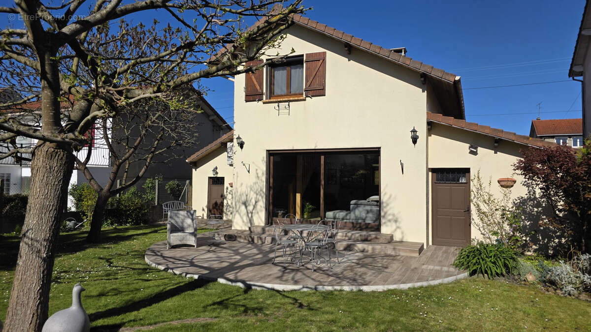 Maison à TREMBLAY-EN-FRANCE