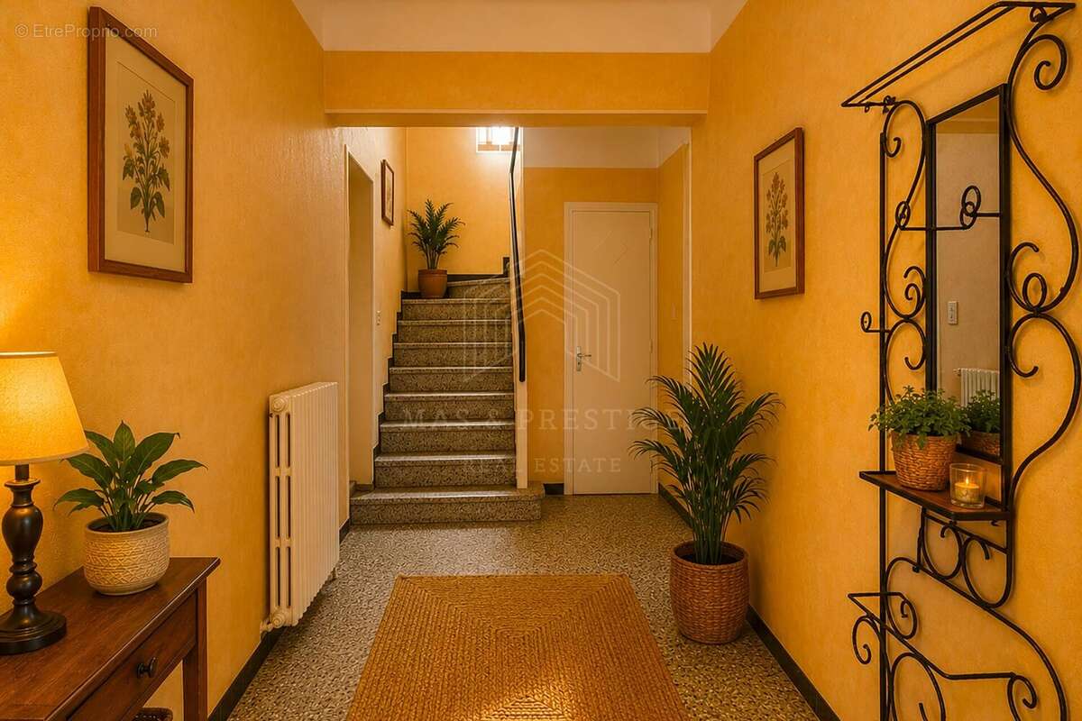 Maison à SAINT-LAURENT-DE-CERDANS
