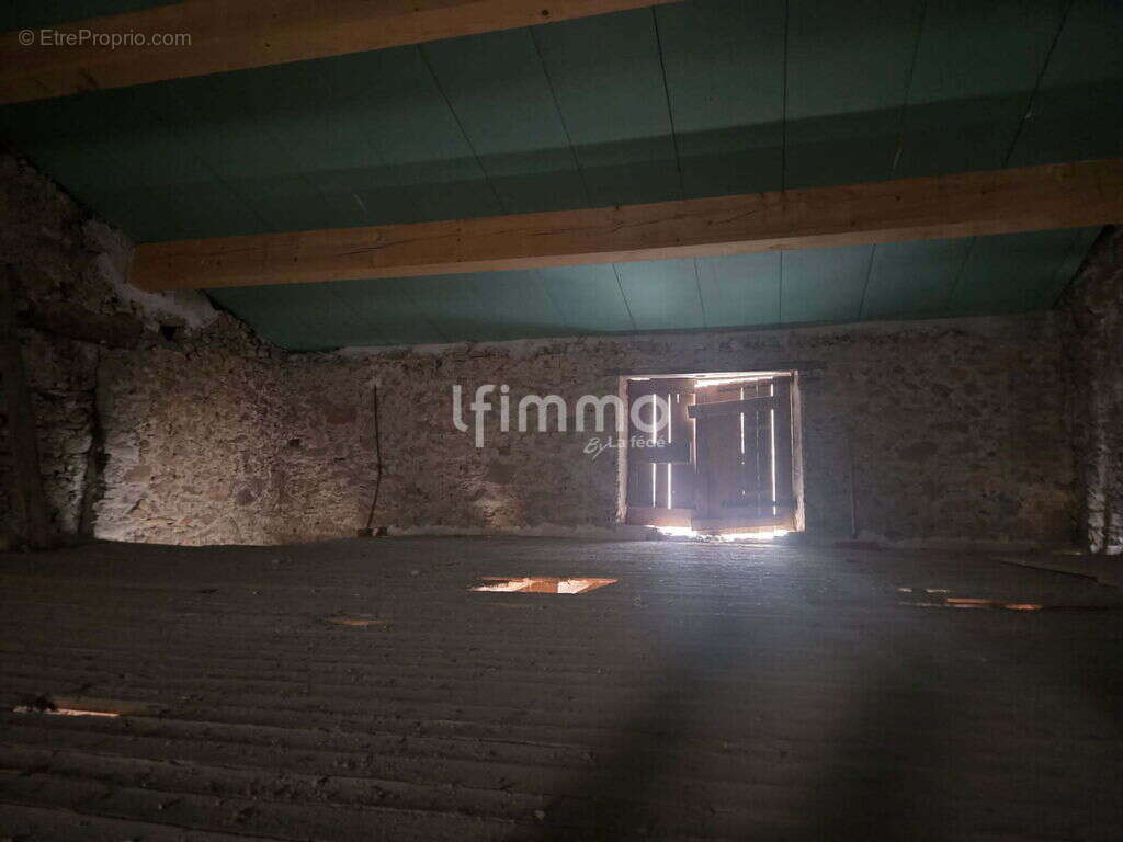 Donnez vie à 140 m² au cœur du village de Talairan - photo 4