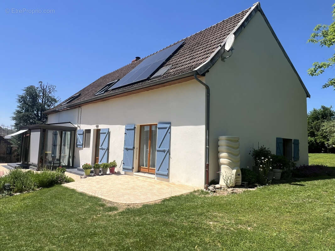 Maison à CHAROLLES