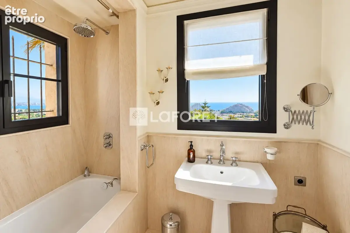 Maison Villeneuve-loubet 4 pièce(s) 129 m2 - photo 12
