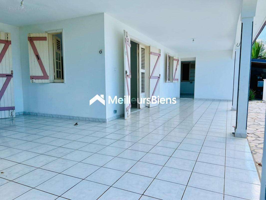 Maison à BAIE-MAHAULT