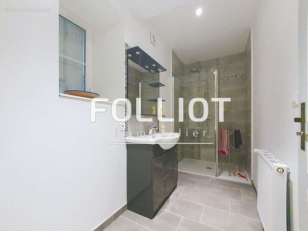 Maison à TROIS-MONTS