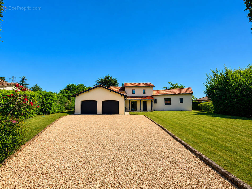 Maison à CHAZAY-D'AZERGUES