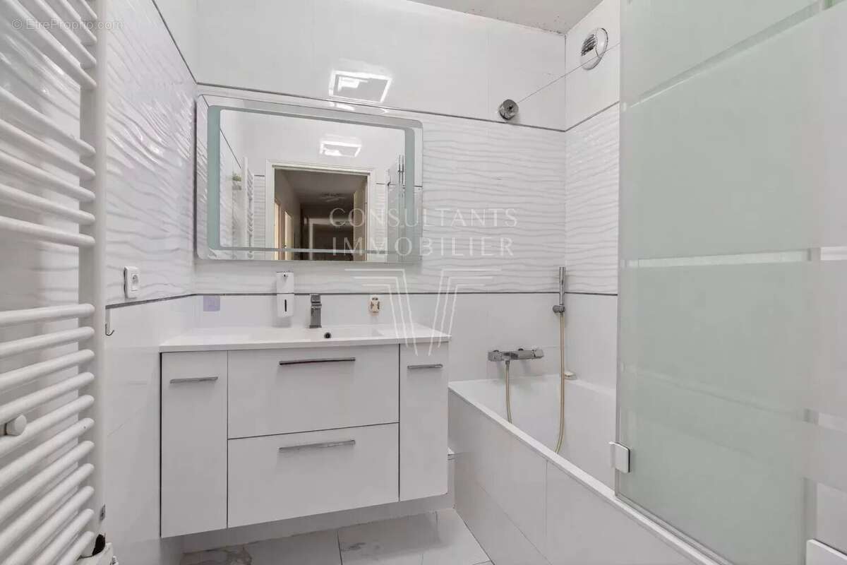 Appartement à LEVALLOIS-PERRET