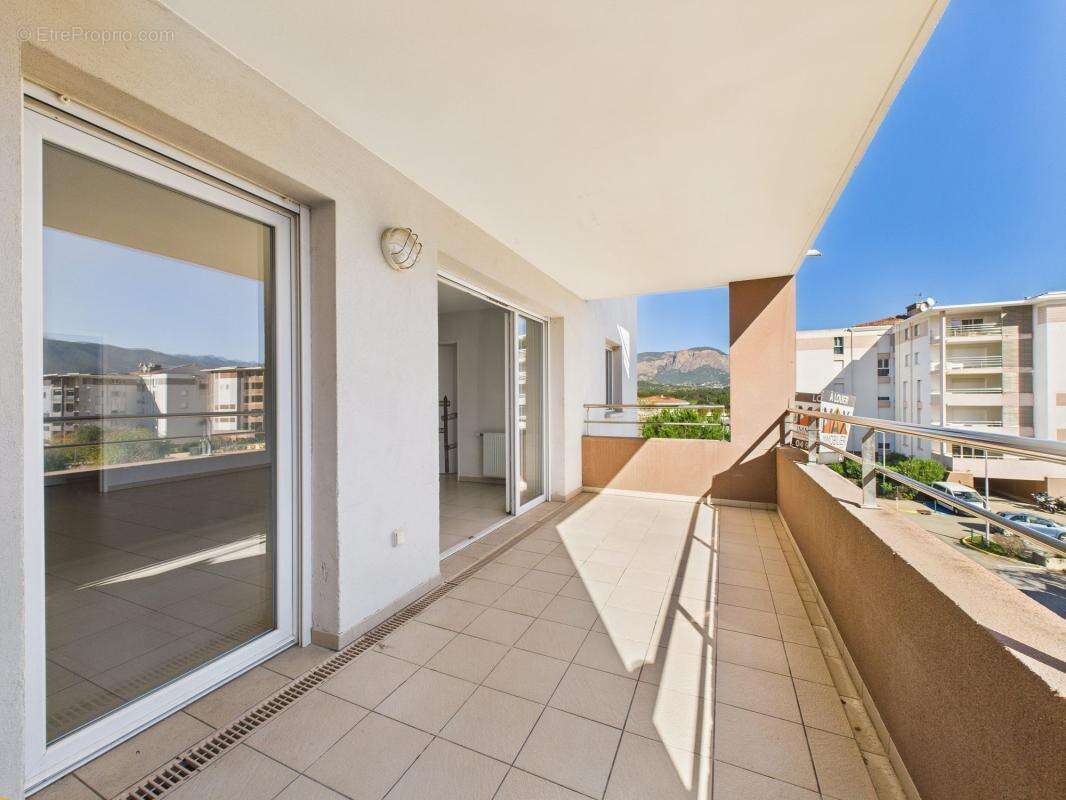 Appartement à SARROLA-CARCOPINO