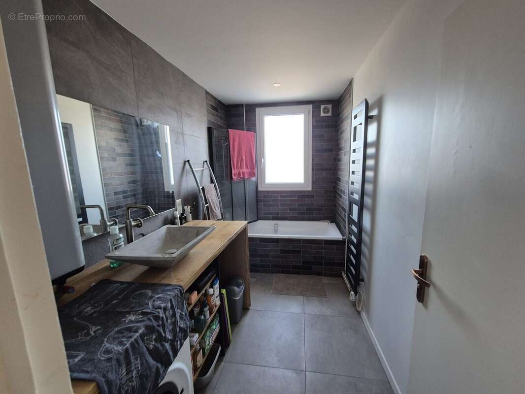 Appartement à PERRIGNY