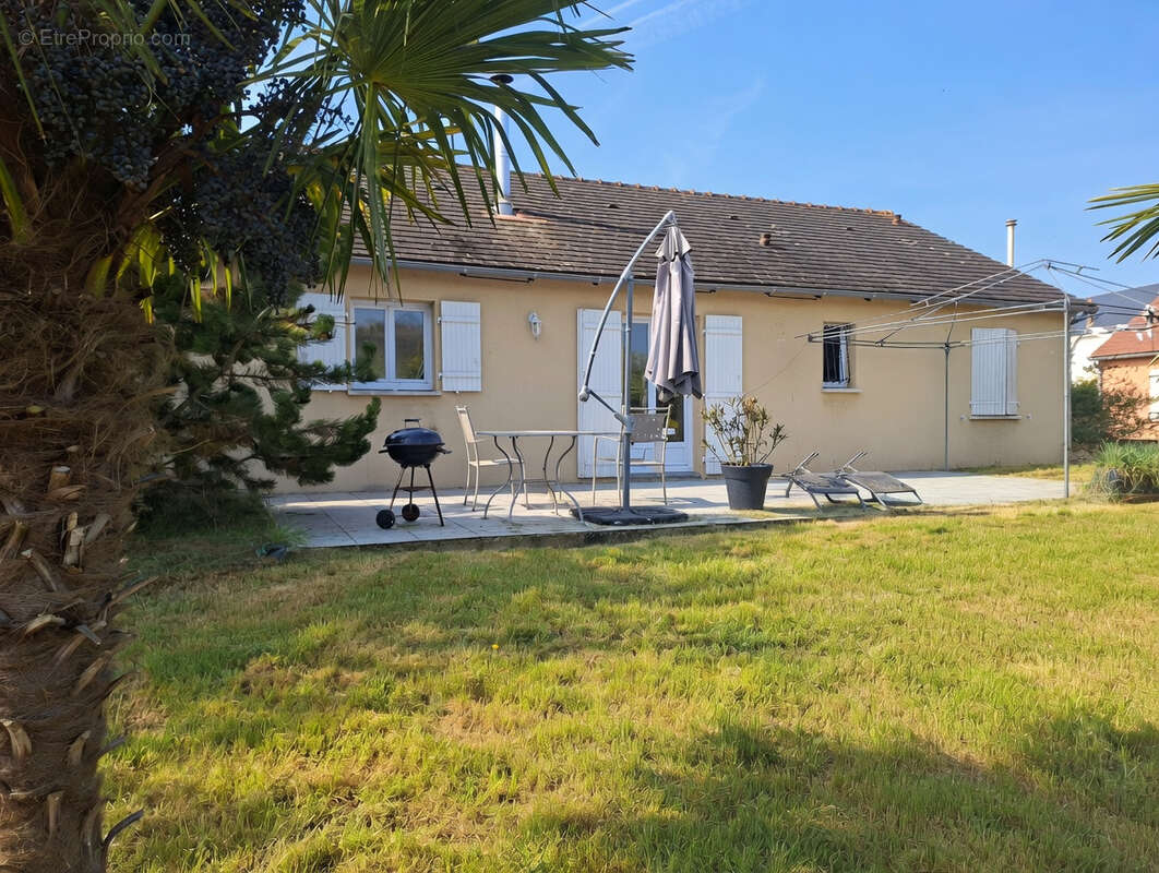 Maison à OYRE