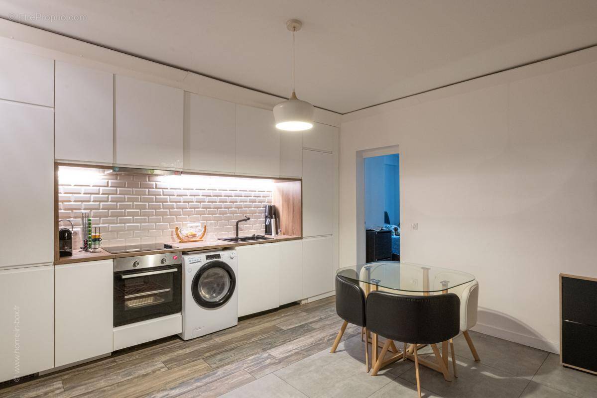 Appartement à PARIS-15E