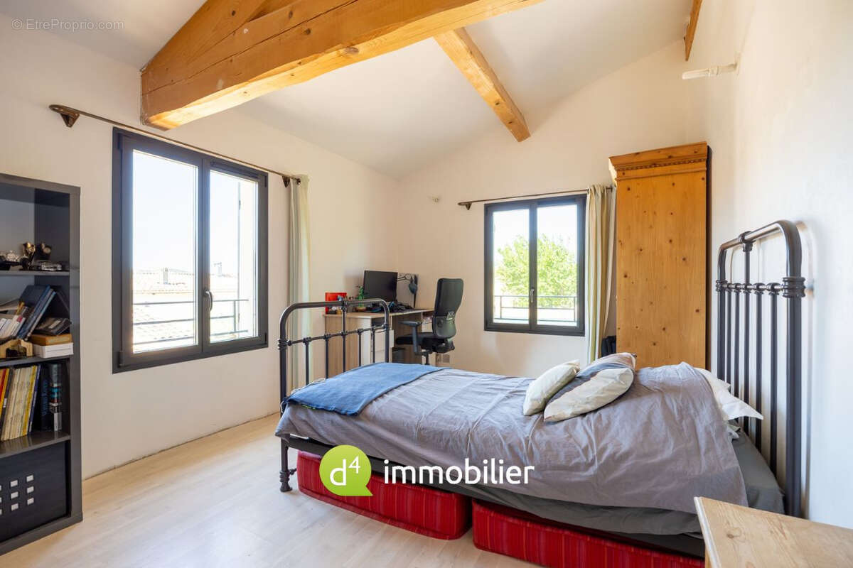 Maison à LA FARE-LES-OLIVIERS