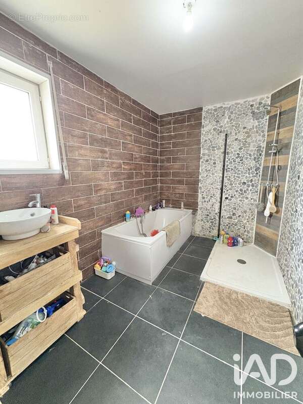 Maison 160 m² à Bruay-Sur-L'escaut  - photo 7