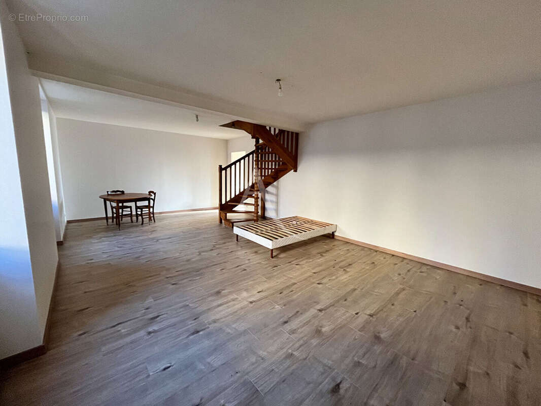 Appartement à VILLEFRANCHE-DU-PERIGORD