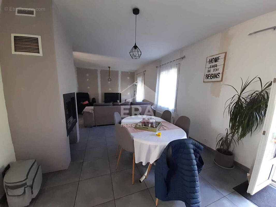 Maison à COUCY-LE-CHATEAU-AUFFRIQUE