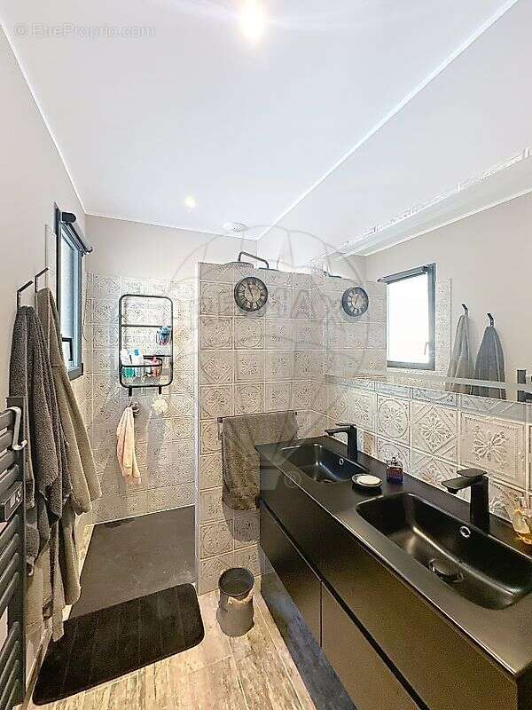 Maison à LA CALMETTE