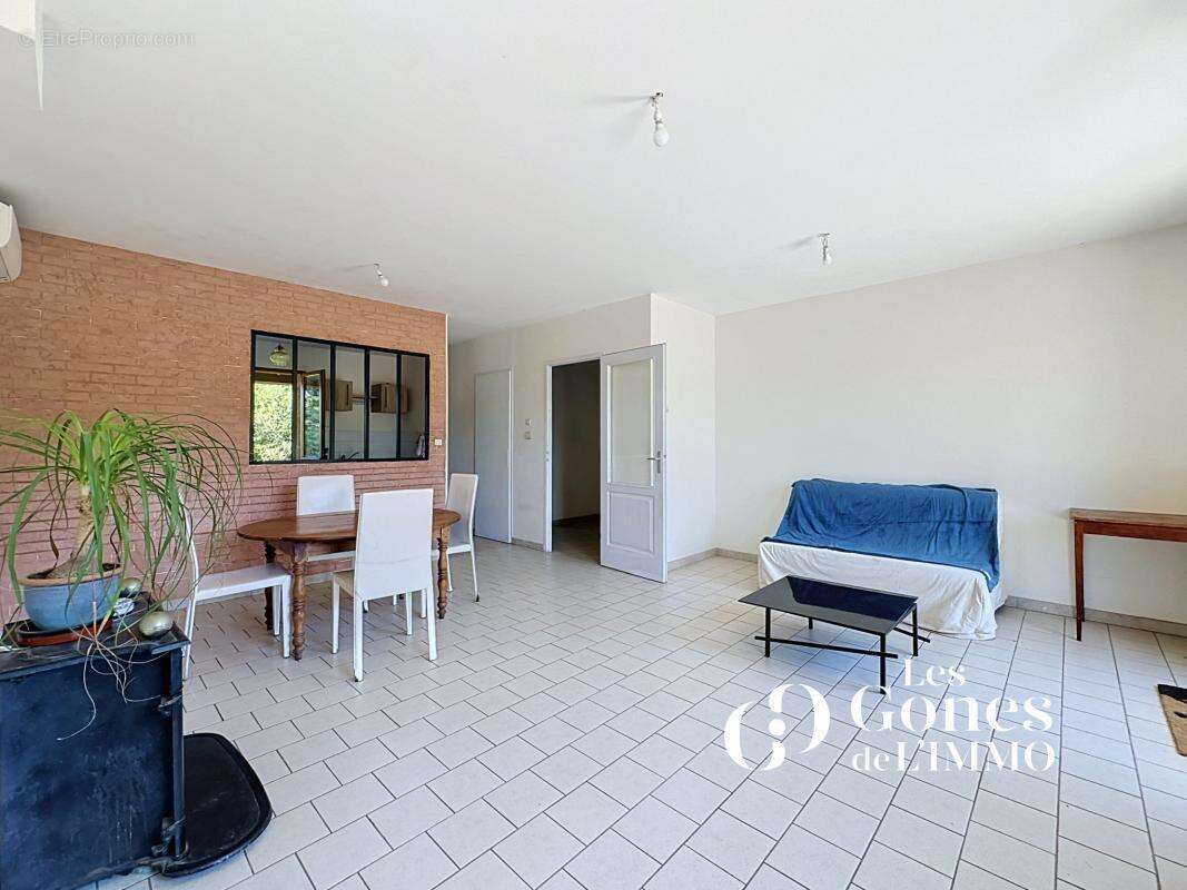 Brindas - Maison T4  de Plain pied - 960 m2 de terrain - gar - photo 5
