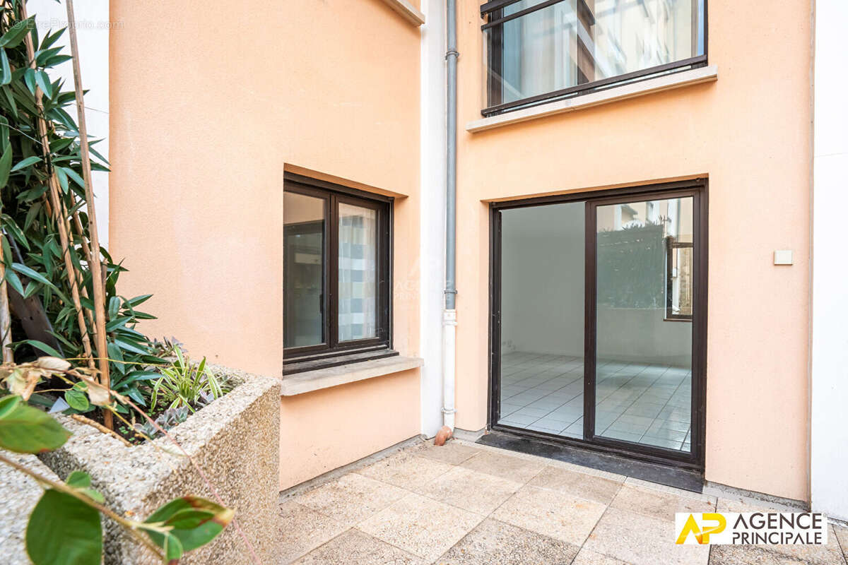 Appartement  4 pièce(s) - Ascenseur - terrasse - grand séjour - 78m² - photo 14