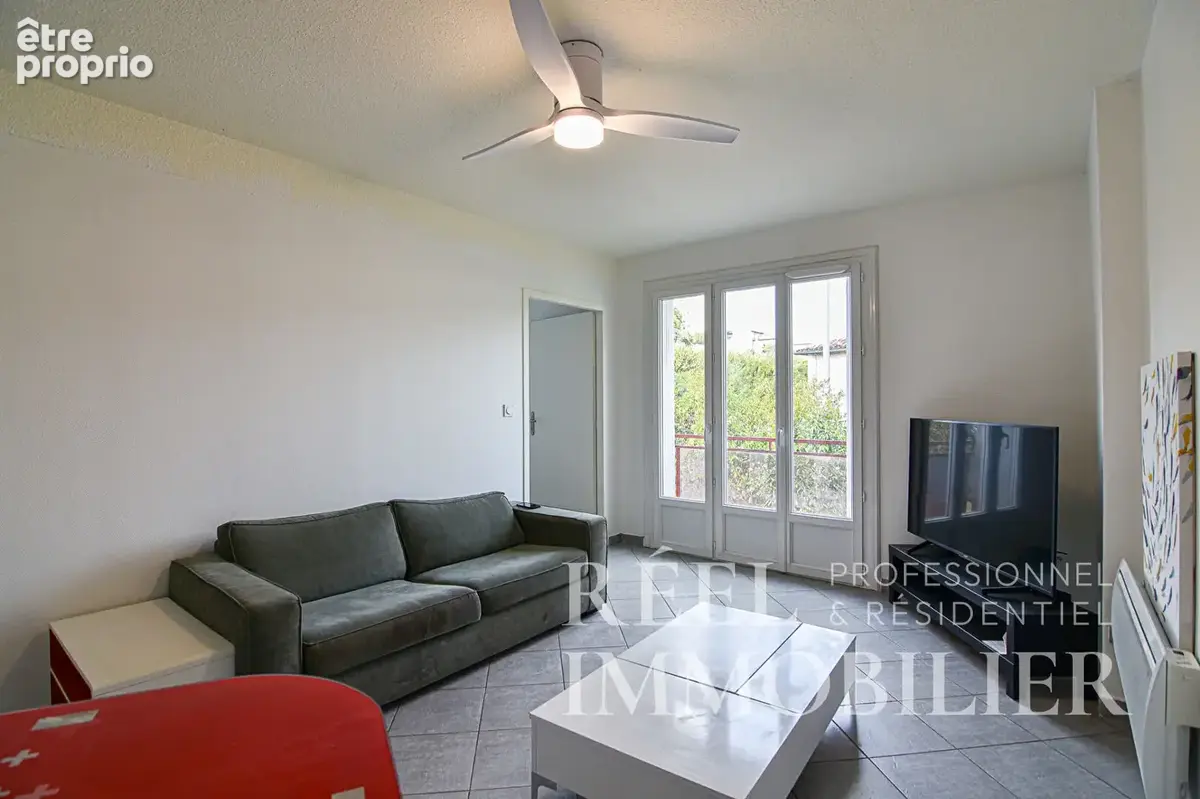 Appartement T2 rénové avec balcon et parking - Vue sur la cathédrale d'Auch - photo 4