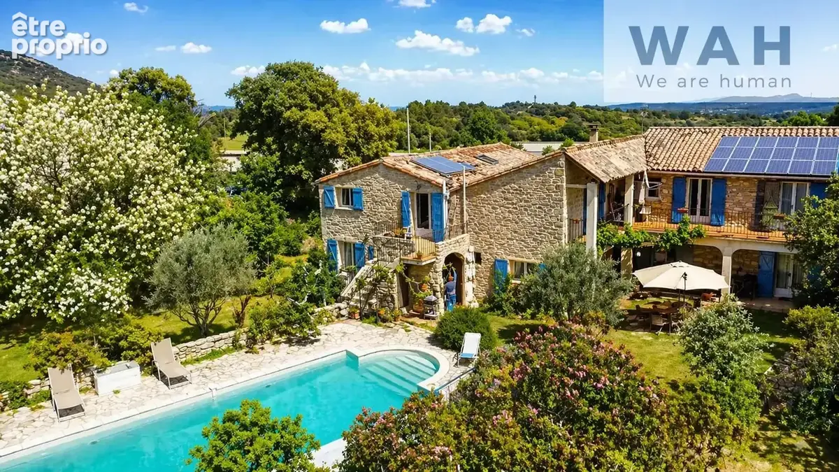 Mas de caractère  (maison + 3 gites) avec piscine et panneau - photo 2