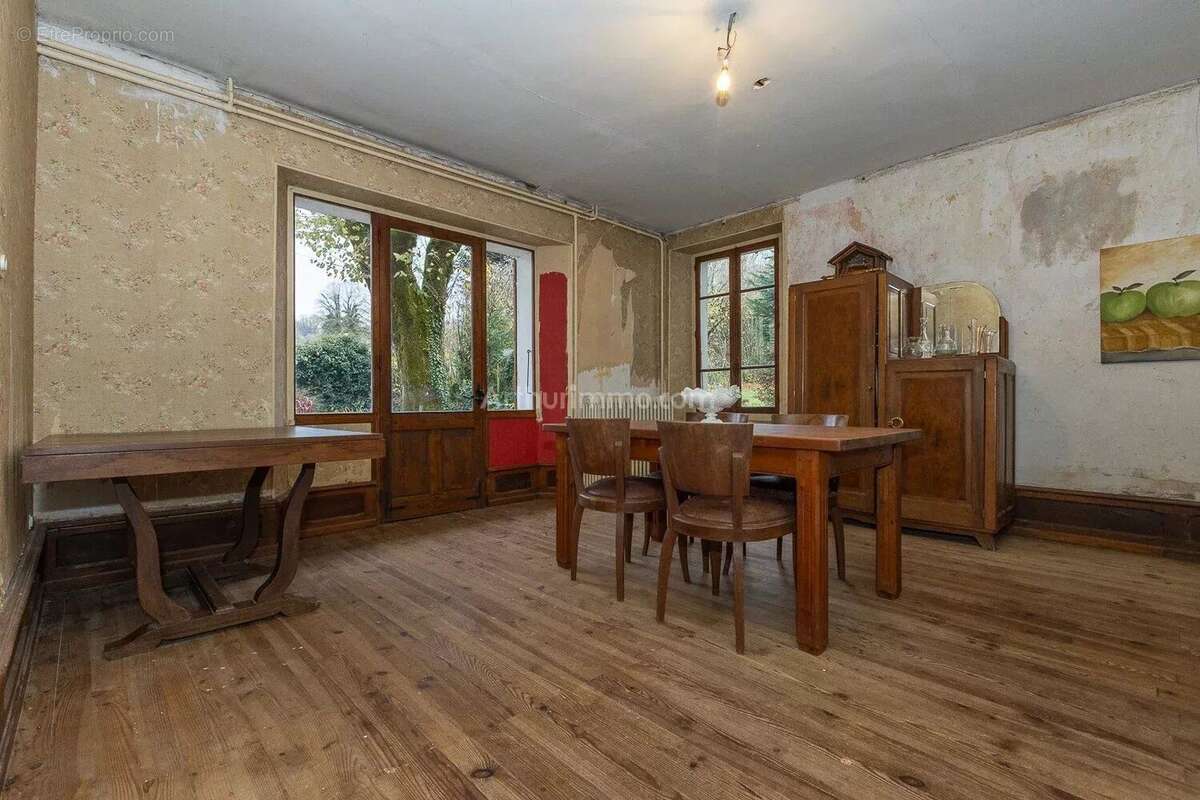 Maison à SAINT-BUEIL