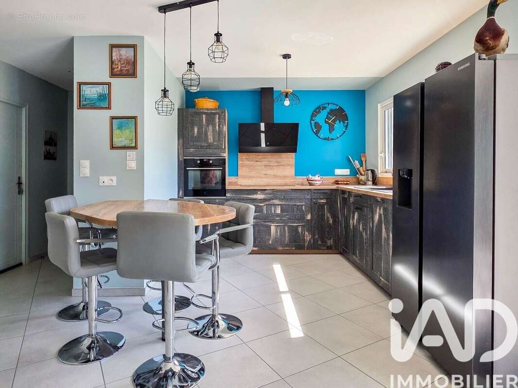 Maison 105 m² à Saint-Laurent-D'olt  - photo 4