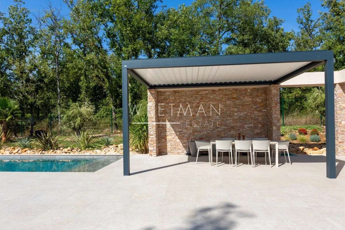 Maison à TOURRETTES