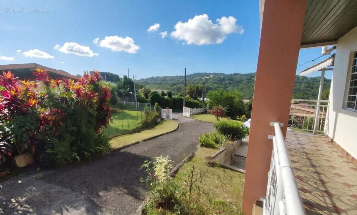 Maison 170 m² à Saint-Joseph  - photo 4