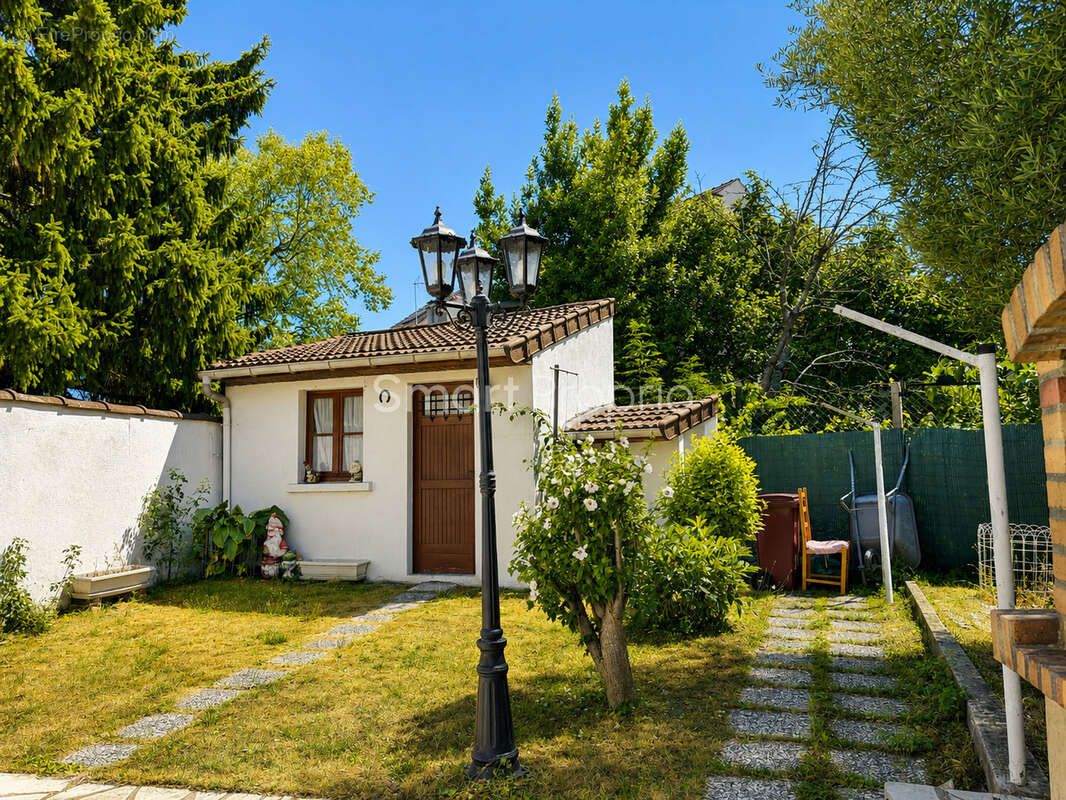 Une maison familiale pleine de potentiel, au cœur de Gournay-sur-Marne - photo 2