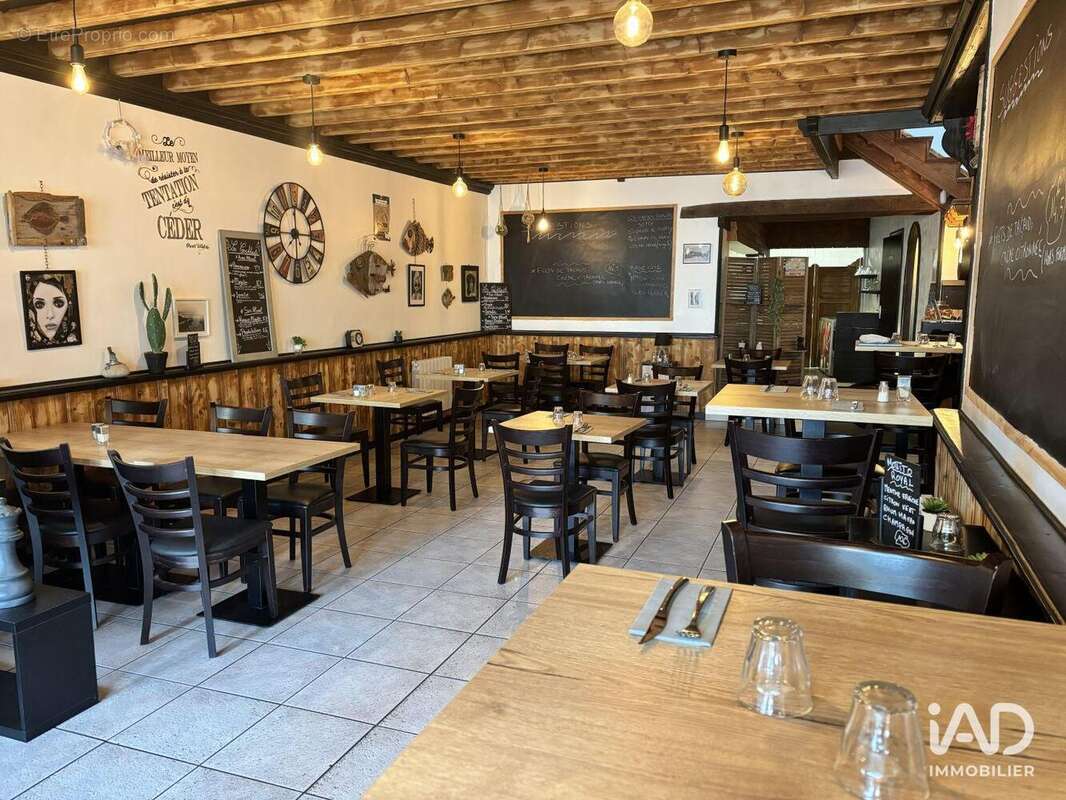 Photo 3 - Commerce à LES PIEUX