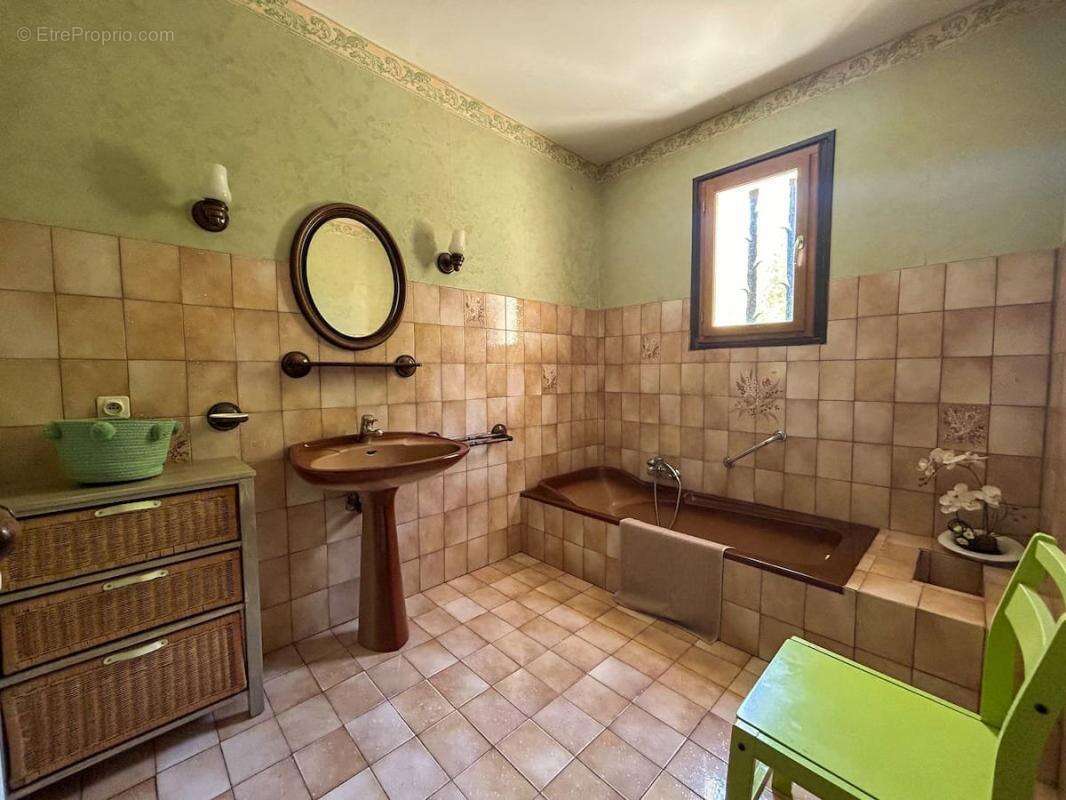 Maison à MILHAC-D'AUBEROCHE