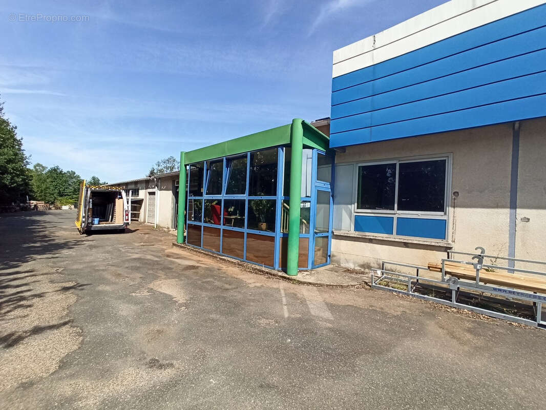 Commerce à AIXE-SUR-VIENNE