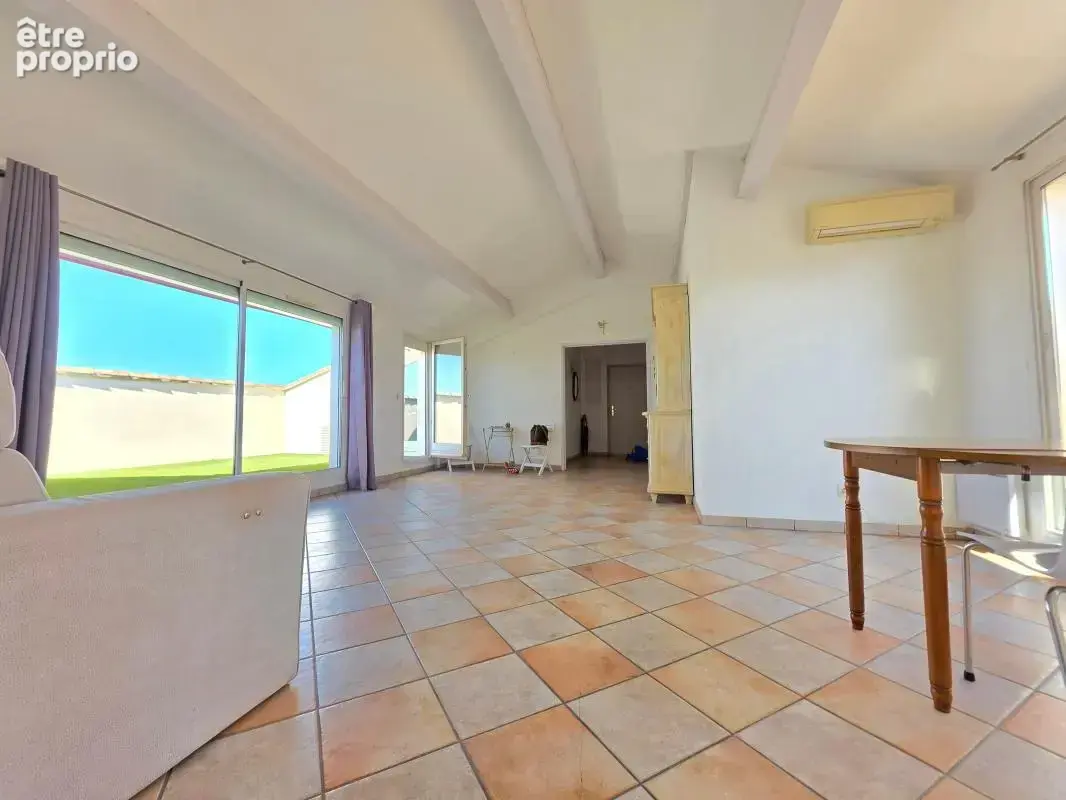 Appartement toit-terrasse avec vue mer a vendre a sanary-sur-mer centre-ville - photo 4