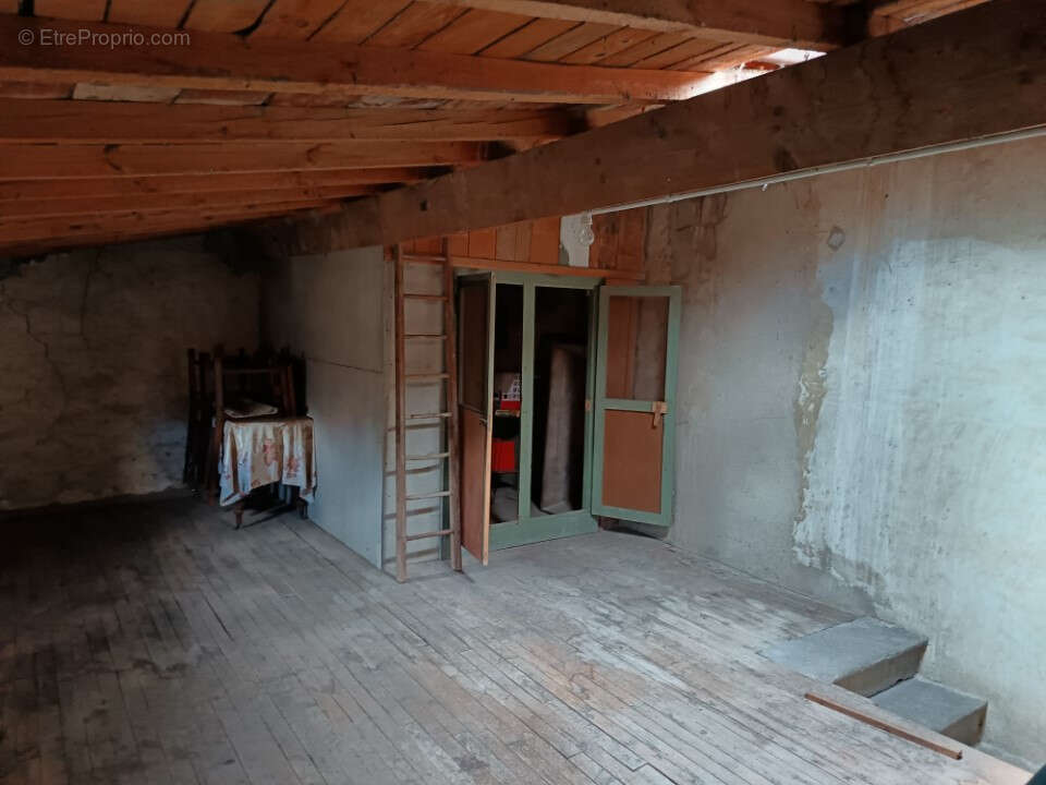 Maison à CHAURIAT