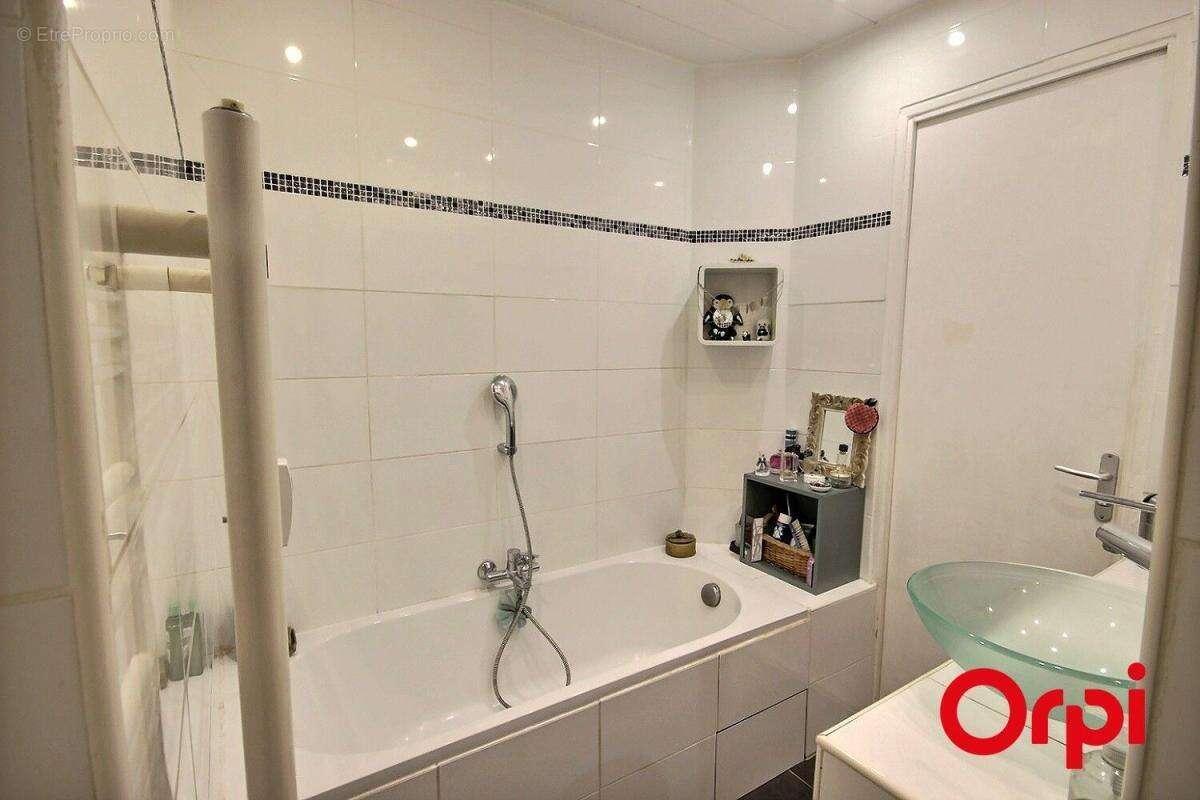 Appartement à MARSEILLE-12E
