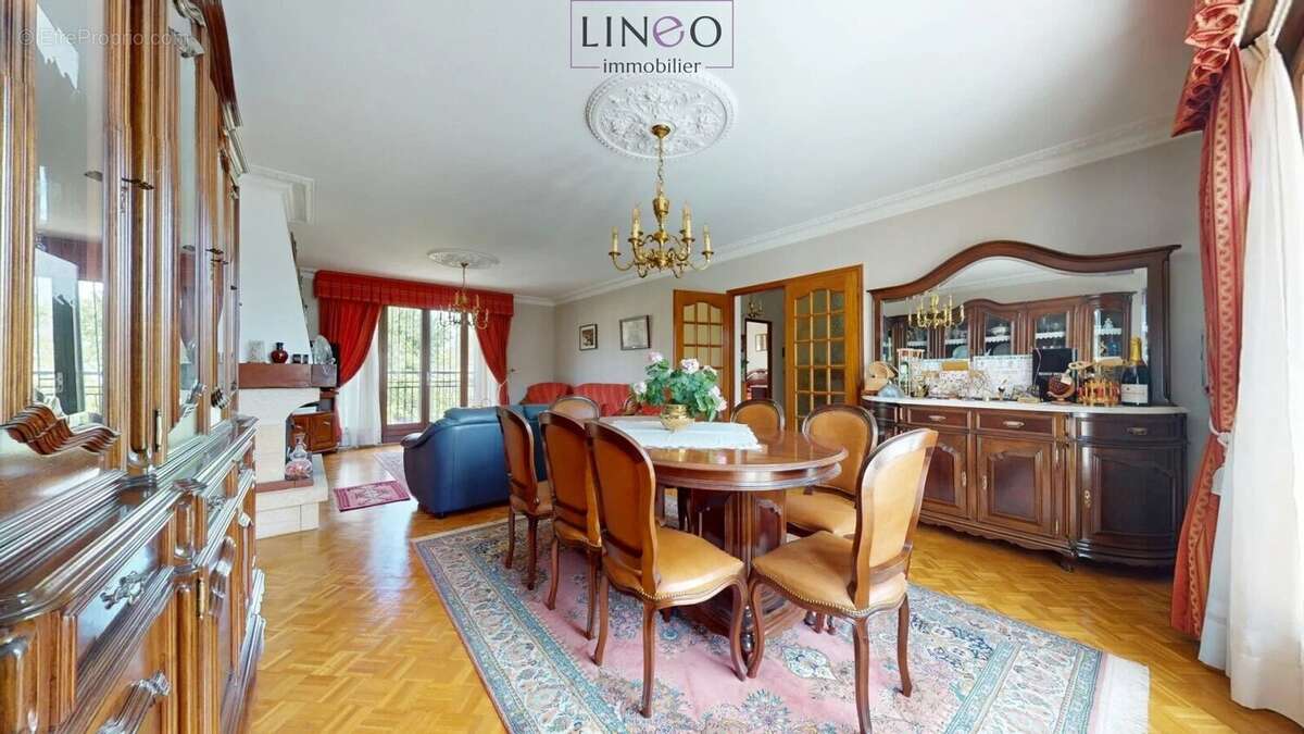 Maison à CHOISY-LE-ROI