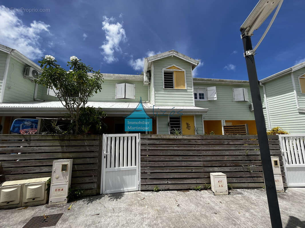 Maison à LES TROIS-ILETS