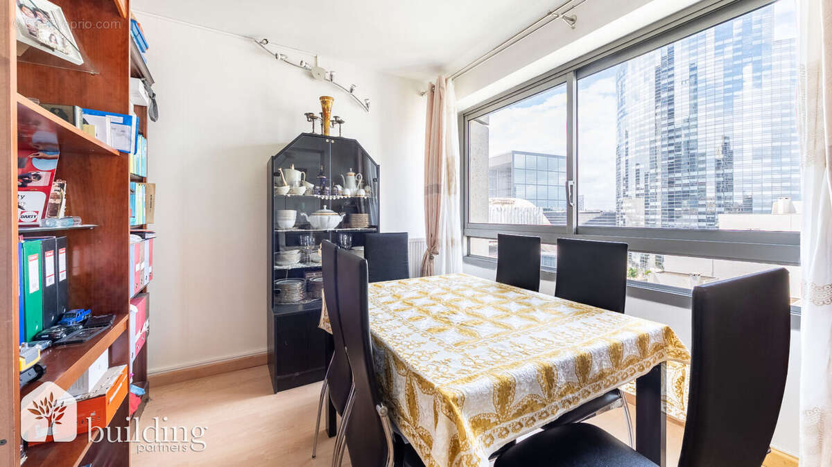Appartement à COURBEVOIE