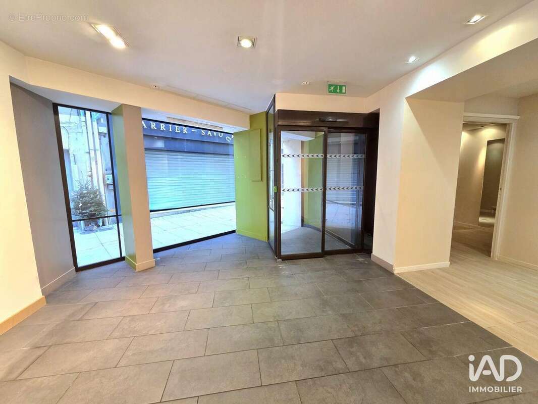 Photo 4 - Commerce à BAGNOLS-SUR-CEZE