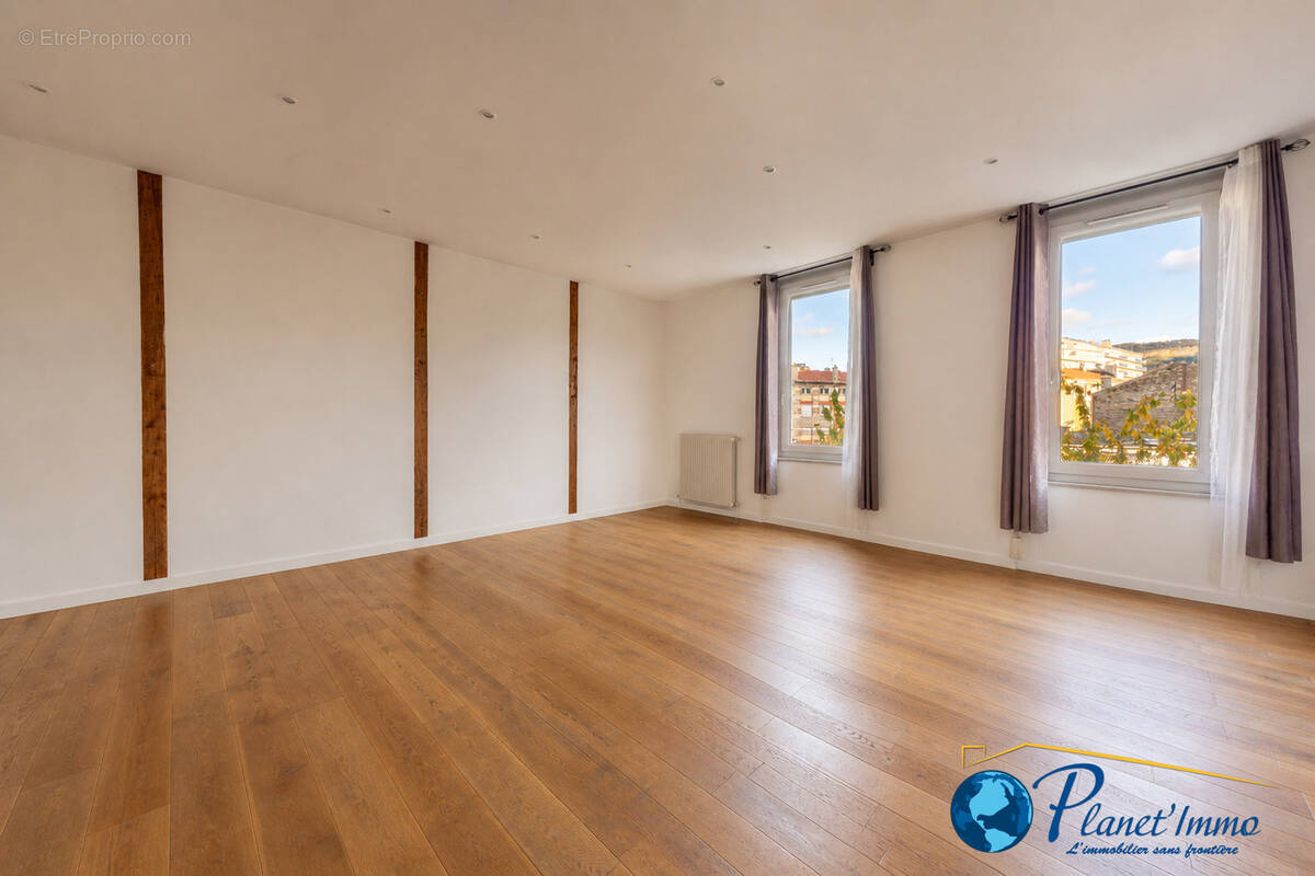 Appartement à SAINT-ETIENNE